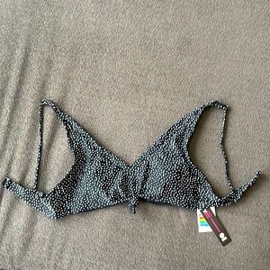 NWT bikini top